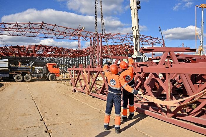 Завершается устройство основных конструкций административно-бытового корпуса электродепо «Южное»