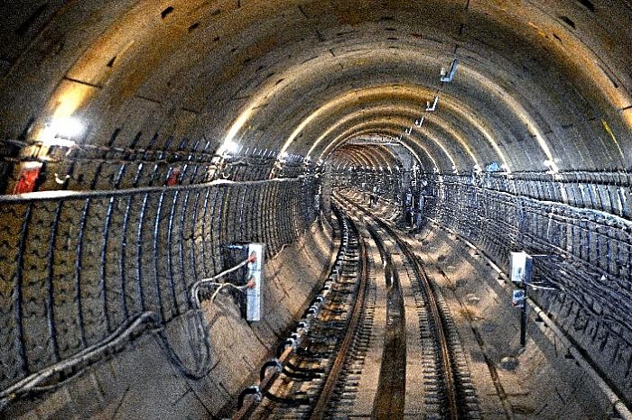 Еще две станции Большой кольцевой линии метро готовят к приему поездов